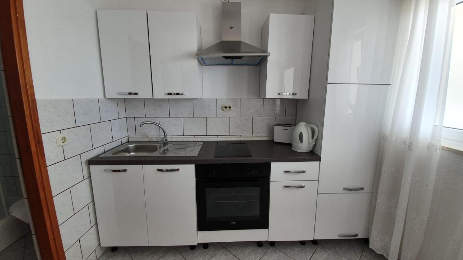 Apartment Franic Sućuraj Rom bilde
